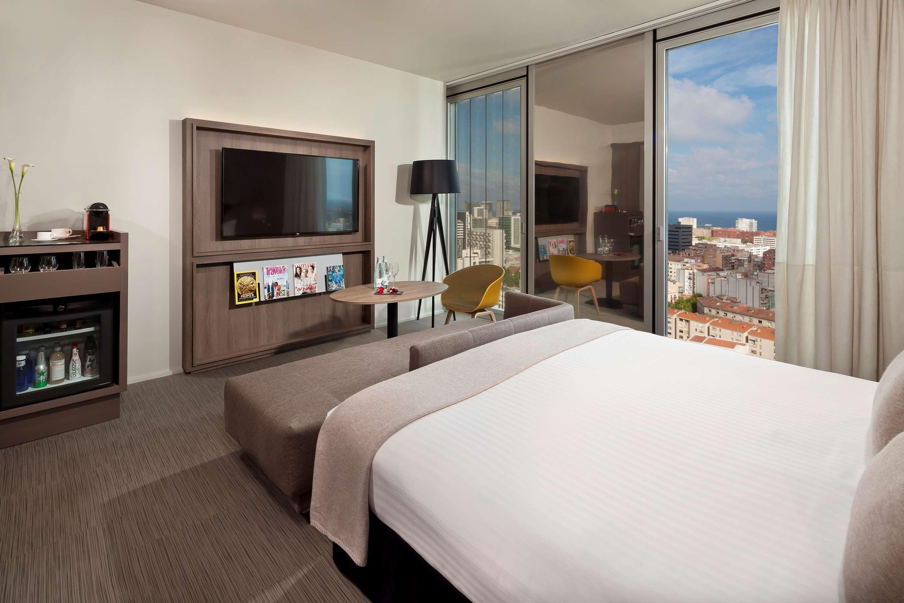 Melia Barcelona Sky 4* Sup Hotel Exterior photo